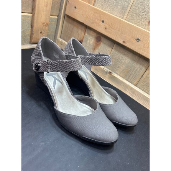 Anne Klein Sport Gray Textured Wedge Mary Jane Shoes Size 8 Pumps - Picture 2 of 10